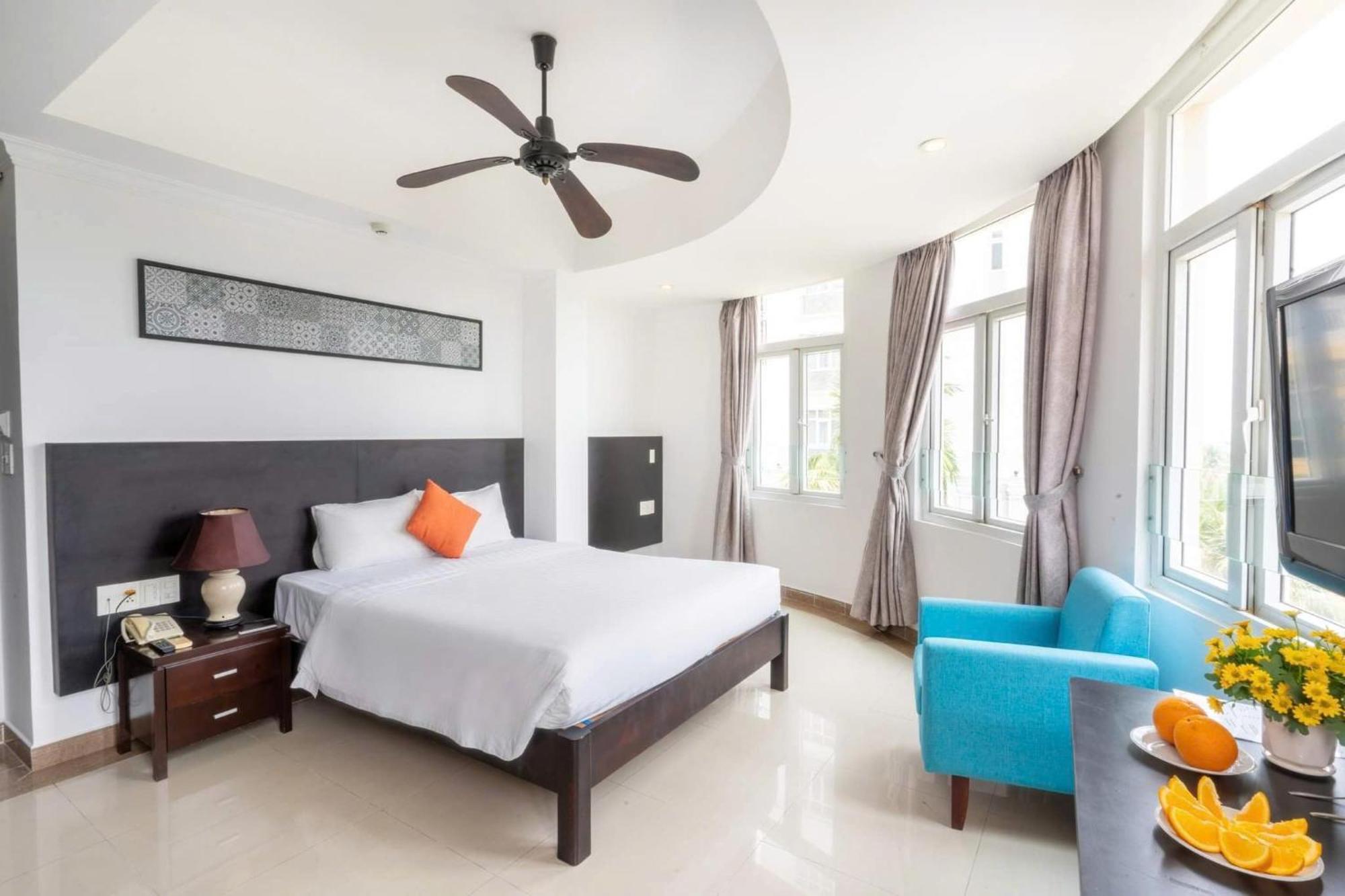 Queen Palace Sea View Hotel Дананг Экстерьер фото
