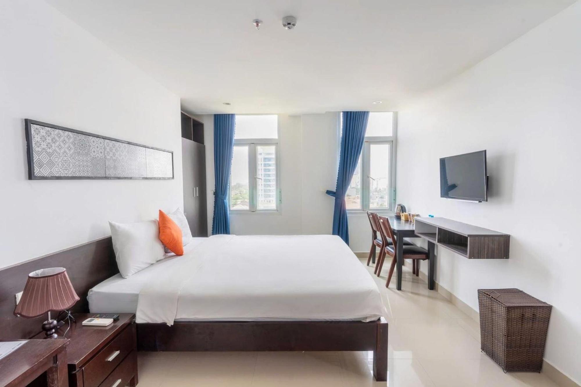 Queen Palace Sea View Hotel Дананг Экстерьер фото